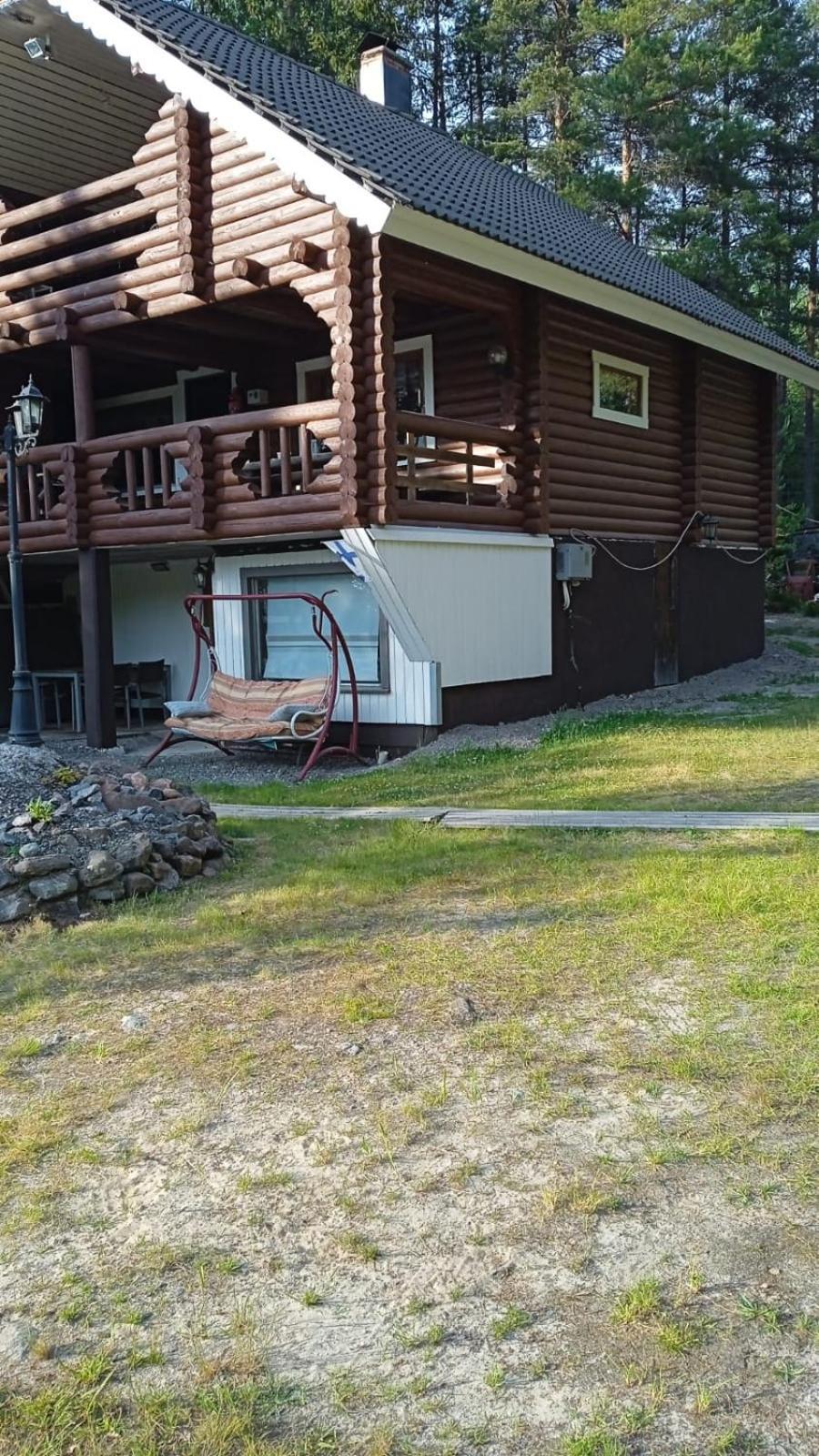 Viihtyisae Hirsimoekki Jaerven Rannalla Siikainen Esterno foto